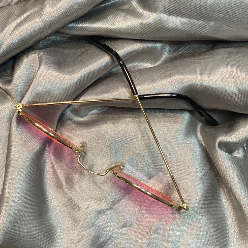 🌹Pretty in Pink Retro Hippie Style Gold Frame Round Pink UV400 Sunglasses • NWOT